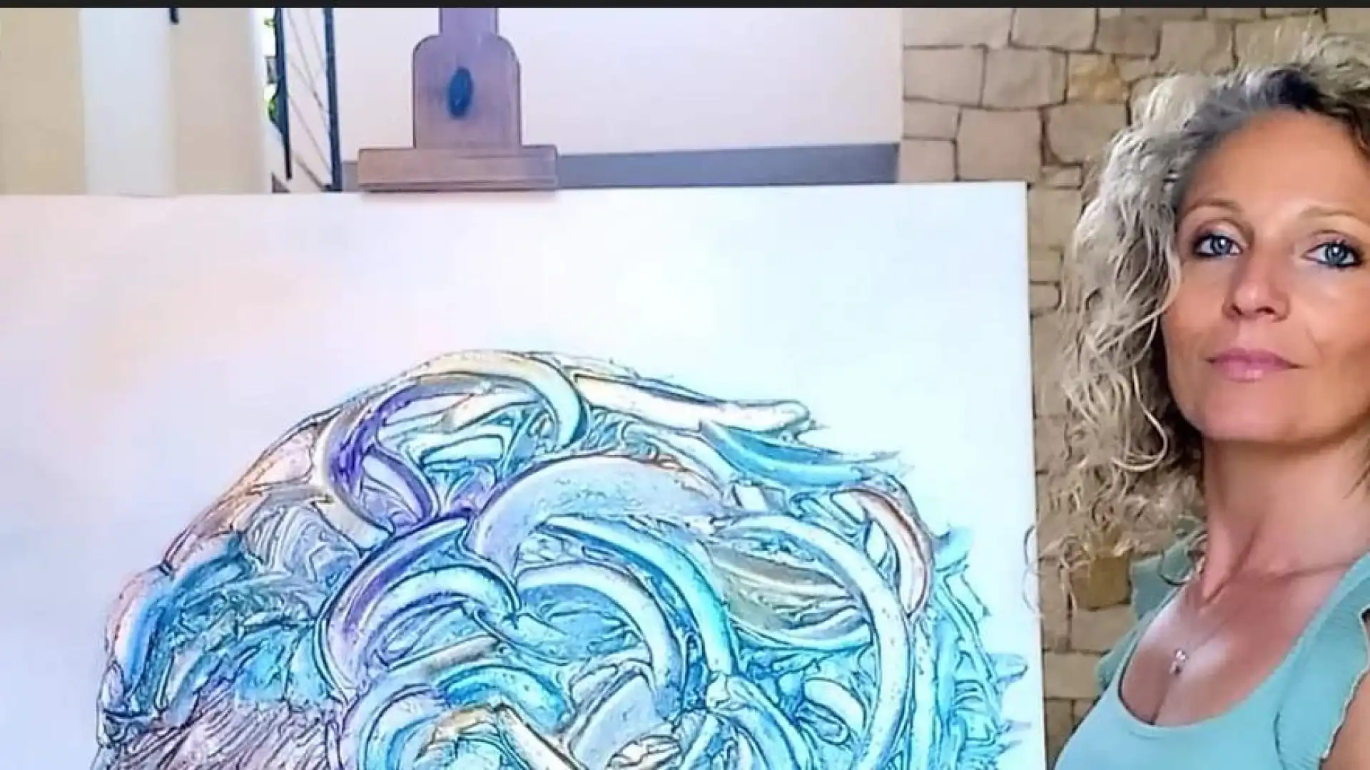 Arte: “Di Che colore e’ il mare”. Serenella Gregorio presenta la sua esposizione di opere a Petacciato. Mostra al via da questo pomeriggio.